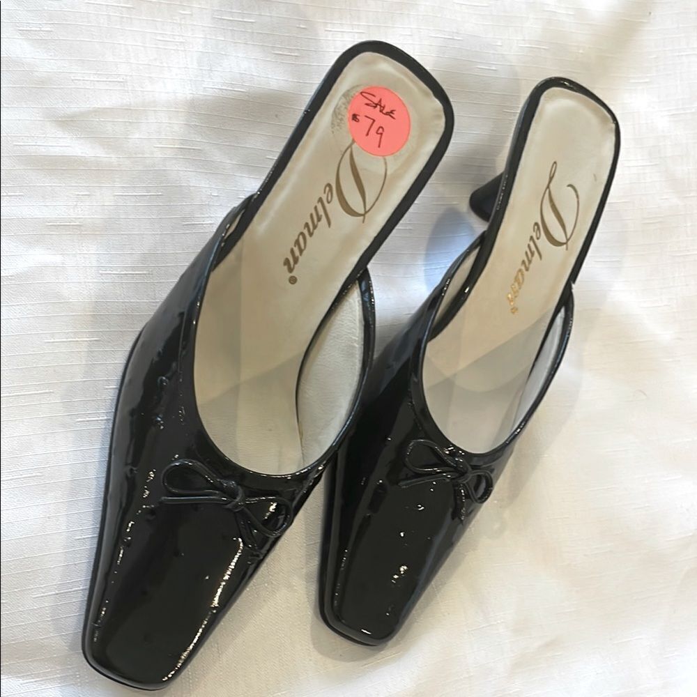 DELMAR PATENT LEATHER POLKA DOT DESIGN MULES.  NEW